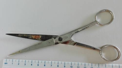hairdressing scissors, as per photo