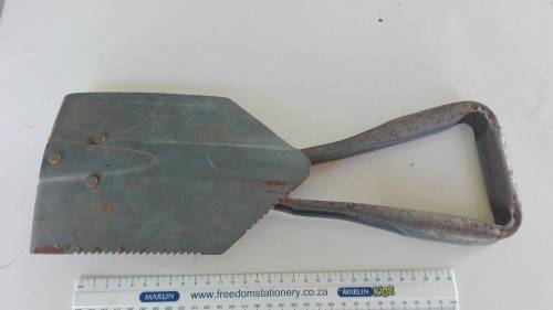 Colemans folding spade, 40cm in length when folded, as per photo