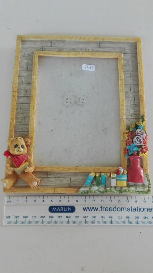 children's picture frame, 22cm by 17cm, as per photo