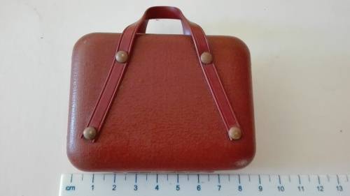 manicure set in travelling case, very attractive, 8.5cm by 6.5cm, as per photo