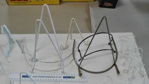 box of plate stands, 29, some are chipped and peeling, and four plate hangers, as per photos