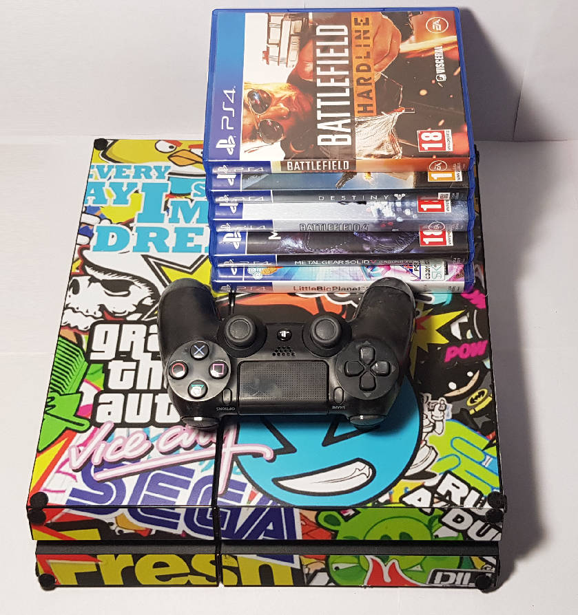 PlayStation 4 Gen1 Console + 1 V2 PS4 Controller + Fortnite (preloaded) or Apex Legends + 5 PS4Games