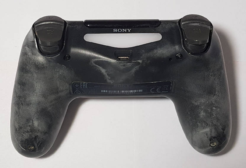 PlayStation 4 Gen1 Console + 1 V2 PS4 Controller + Fortnite (preloaded) or Apex Legends + 5 PS4Games