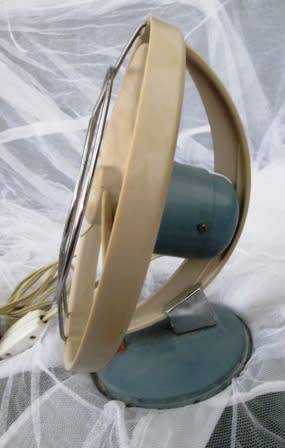 VINTAGE 1960S PHILIPS FAN IN ORIGINAL INDUSTRIAL COLOUR