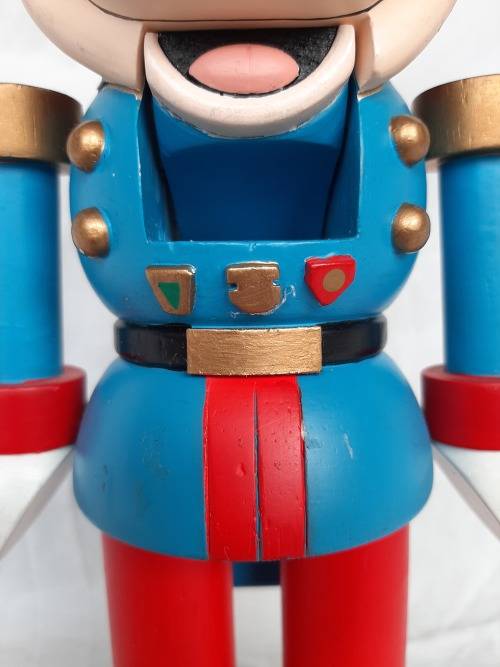 MICKEY MOUSE NUTCRACKER