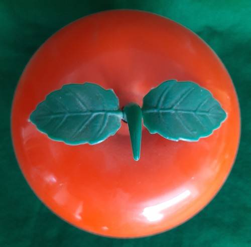 VINTAGE 1970S PLASTIC APPLE SHAPED ICE BUCKET MADE IN ITALY