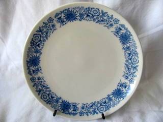 Vintage Royal Doulton 'Cranbourne' T.C. 1032 (8) Bread/Side Plates  made in England..