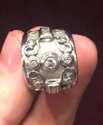 9ct Gold and Diamond ring