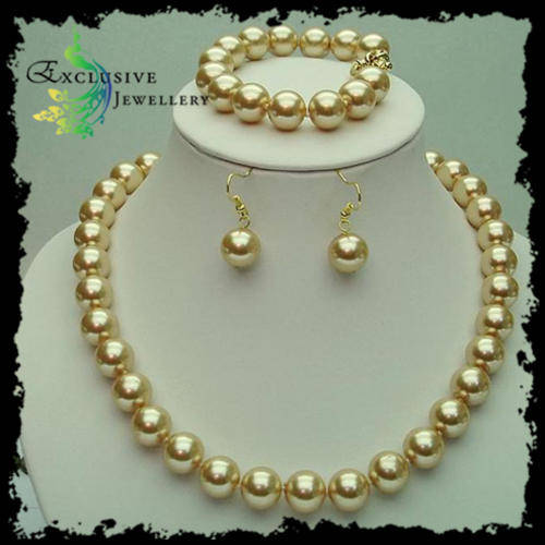 pearls necklace