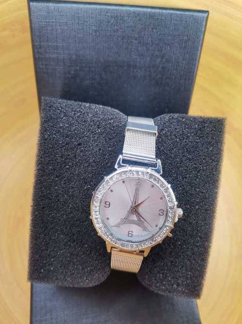 PRE-VALENTINES MONTH END SPECIAL ! His and Hers Analog watch giftset