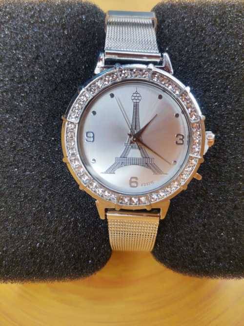 PRE-VALENTINES MONTH END SPECIAL ! His and Hers Analog watch giftset