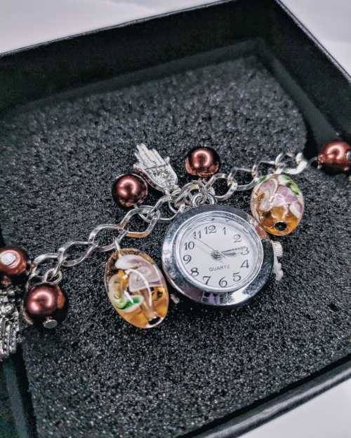 ELEGANT CHARMED ANALOGUE BRACELET WATCH