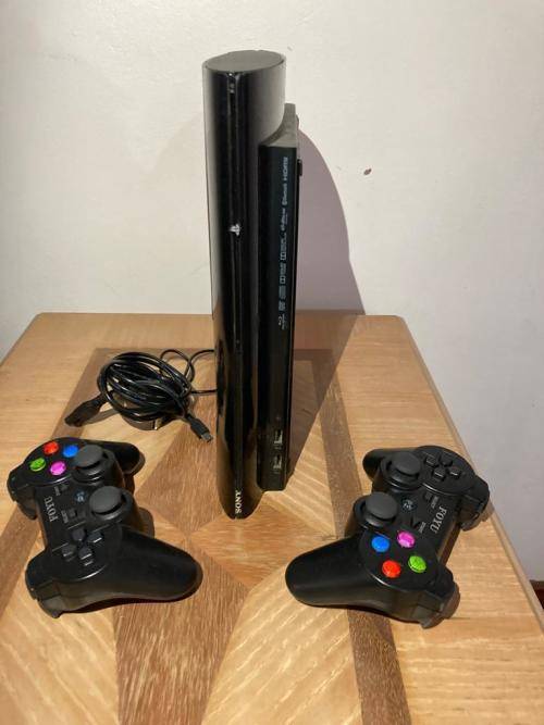 Playstation 3 256 GB With 13 Built In Games Including GTA 5