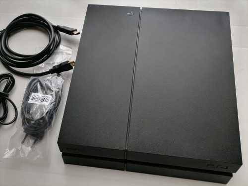 Playstation 4 1TB + 8 Games