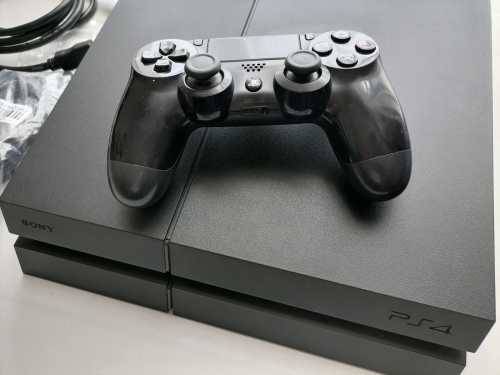 Playstation 4 1TB + 8 Games