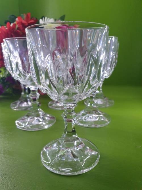 Large Crystal Wine Glasses made in Italy (6)