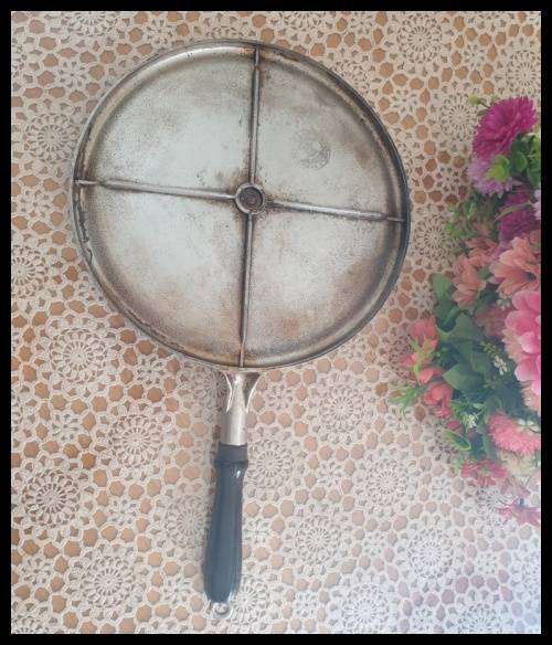 Vintage pancakes pan, Vintage flat pan, Aluminum pan, Pancake baking pan