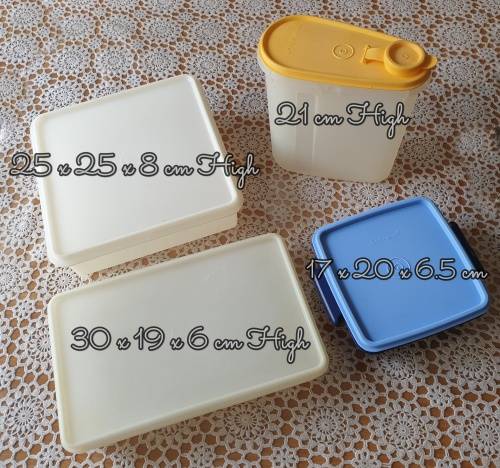 4 Tupperware Items