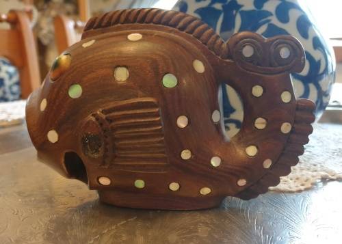 Scarce South Pacific Ethnic Art Trobriand Mother Of Pearl Hand Carved Fish