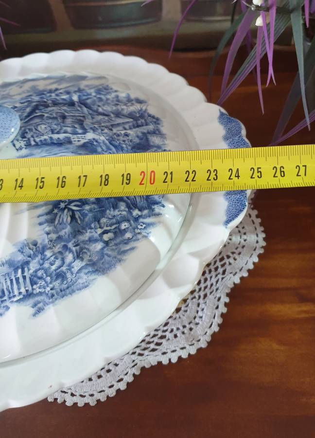 Happy England  by JOHNSON BROTHERS | BLUE & WHITE | VEGGIE BOWL WITH LID | 02