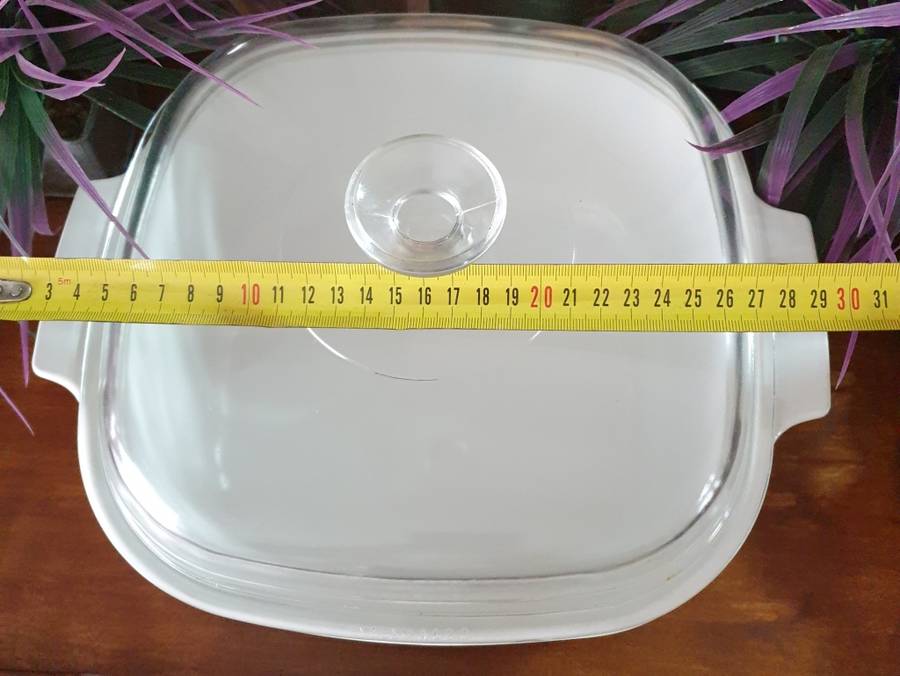 LARGE CORNING WARE BOWL WITH LID | MADE IN THE USA | VERY GOOD CONDITION |