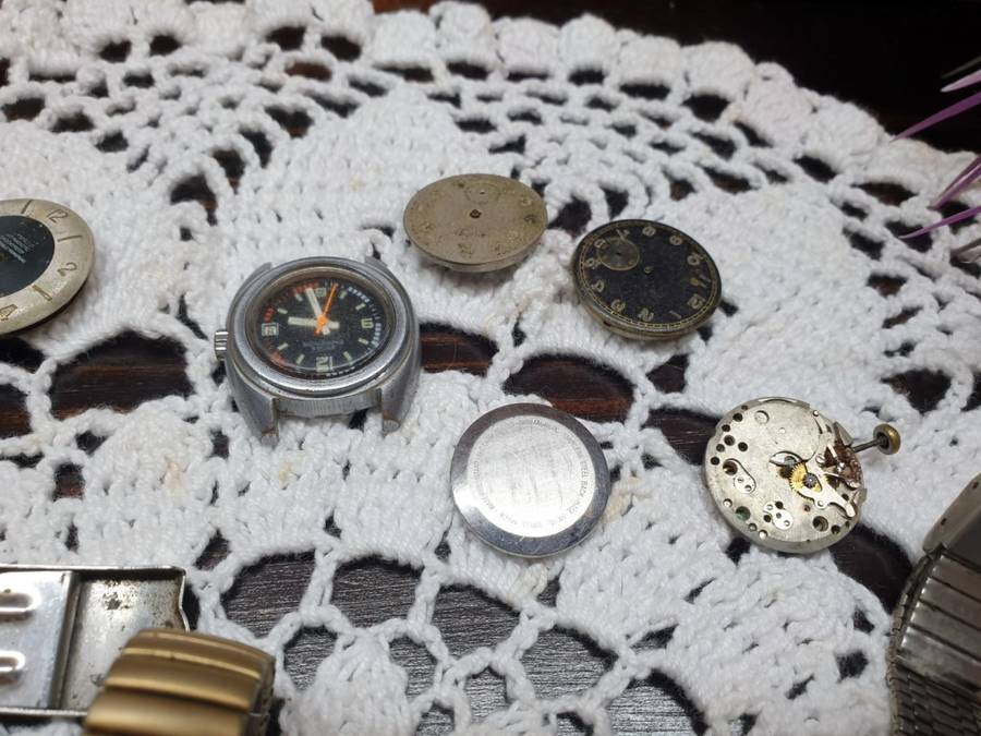 Collection of watches for repairs