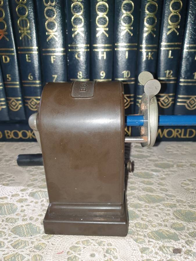 ECLIPSE VINTAGE BAKELITE PENCIL SHARPNER.