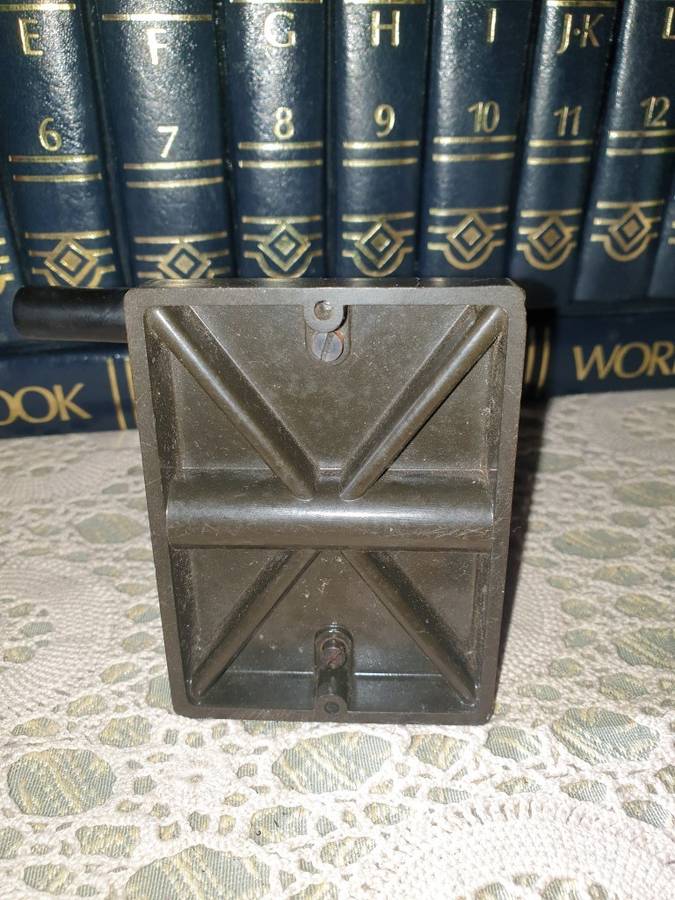 ECLIPSE VINTAGE BAKELITE PENCIL SHARPNER.