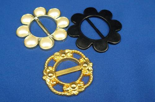 VINTAGE SCARVE BUCKLES X 3