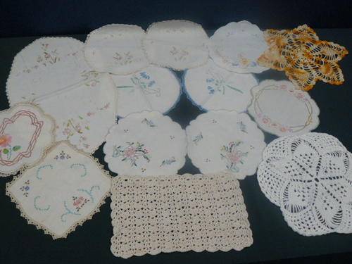 LARGE LOT OF VINTAGE COTTON EMBROIDERED DOILIES AND OTHERS AND FREE GIFT !!!@@@!!!