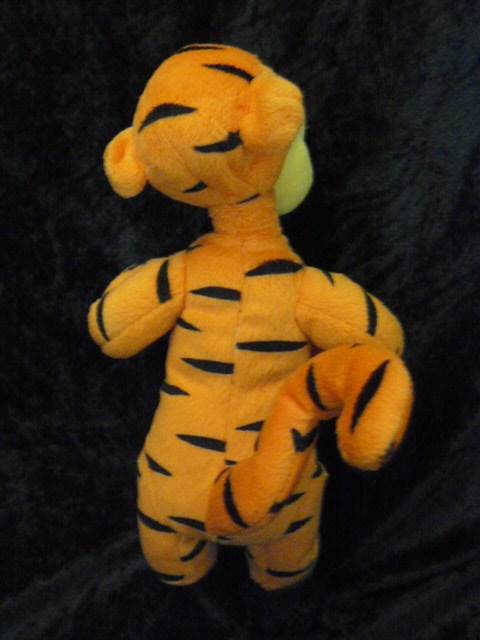 TIGGER FROM THE POOH BEAR COLLECTION 25 CM