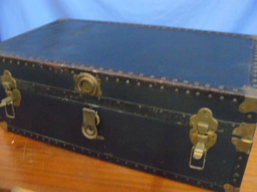 VINTAGE TRUNK LOVELY AND GOOD CONDITION