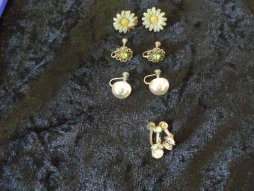 4 pairs of lovely screw back vintage earings