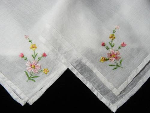 VINTAGE COTTON EMBROIDERED HANKIES