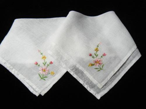 VINTAGE COTTON EMBROIDERED HANKIES
