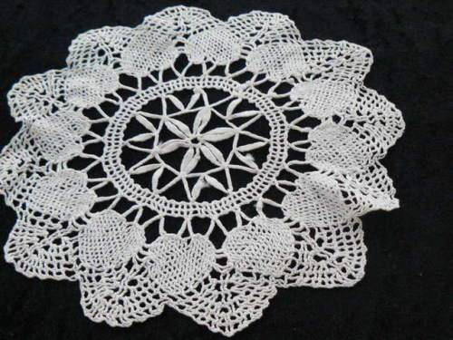 VERY FINE 19 CM COTTON HAND CROCHETED DOLLIE