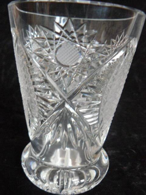CRYSTAL VASE STUNNING GENUINE CRYSTAL !!!!!