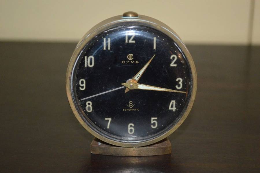 cyma  swiss made somomatic 8 alarm clock