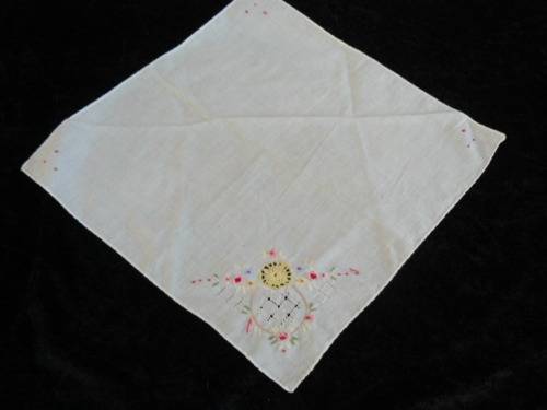 STUNNING VINTAGE EMBROIDERED HANKIE
