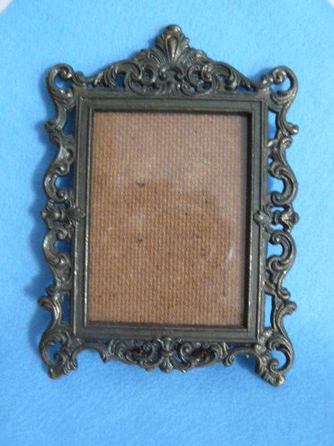 LOVELY MINATURE METAL FRAME
