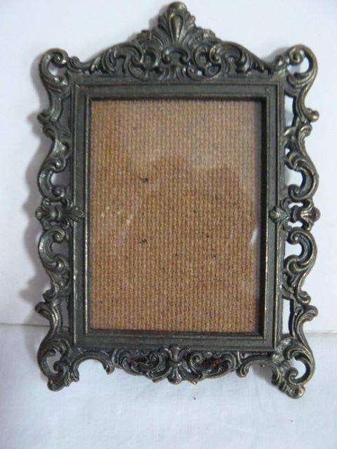 LOVELY MINATURE METAL FRAME