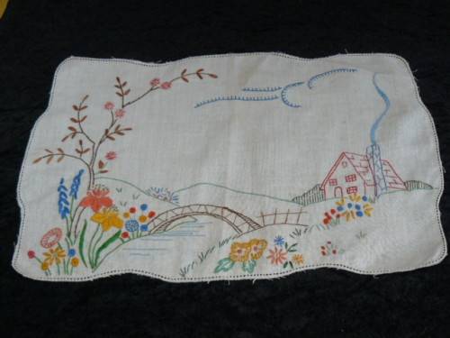 COTTON EMBROIDERY TRAY CLOTH WITH FREE GIFT