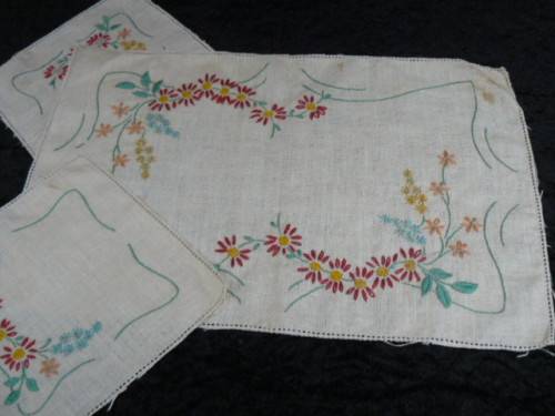 DOILIE SET COTTON EMBROIDERED VINTAGE