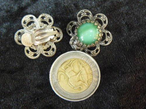 GREEN STONE EARRINGS IN SILVER METALWARE