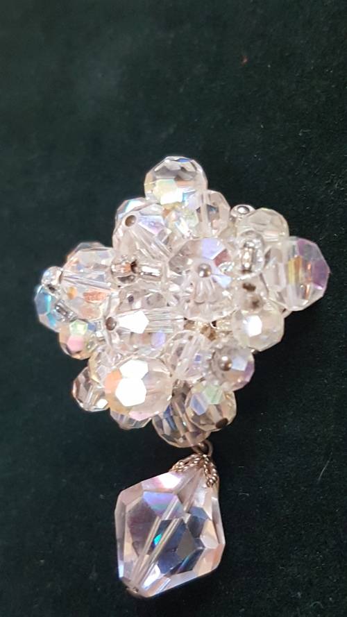 Stunning Vintage Aurora Crystal glass brooch