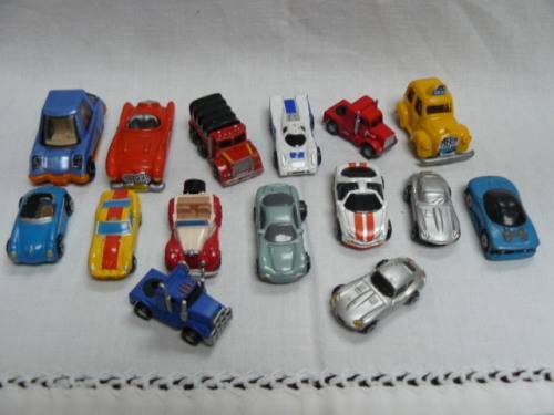 MINIATURE CARS METAL AND PLASTIC LOT