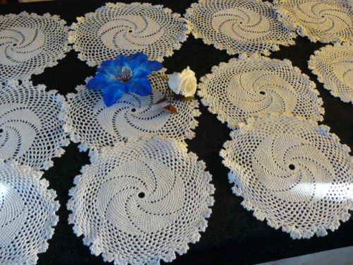 VINTAGE COTTON DOILIES LOT OF X 12 WHITE