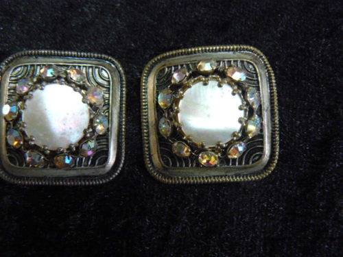 FASHION CLIP ON EARRINGS