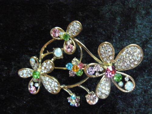 GOLD TONED BLING STONES FASHION BROOCH