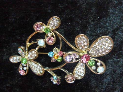 GOLD TONED BLING STONES FASHION BROOCH